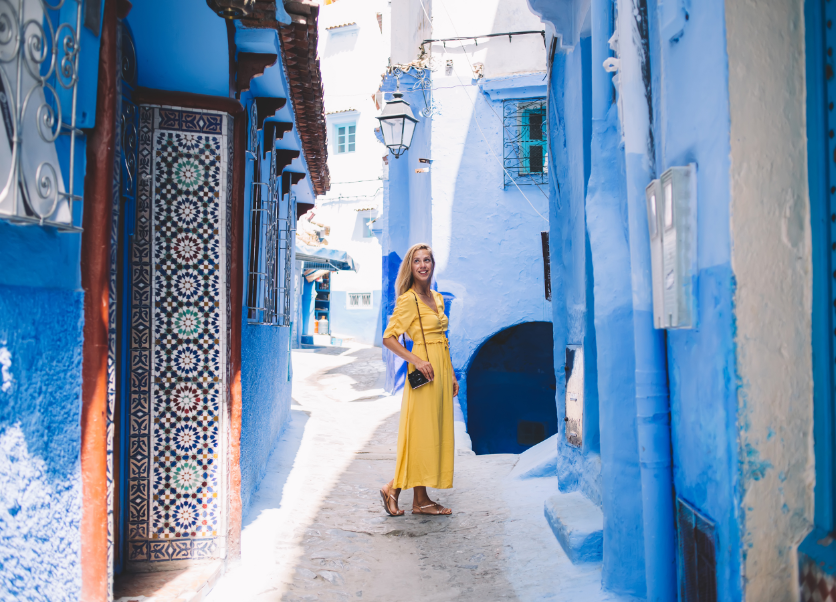 Nomadic Sahara tour crossing desert ergs with camel caravans